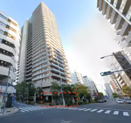 【大塚駅北口４分】１階３９.６４坪。交差点角地、上階はマンション。クリニック残地、業種幅広く相談可能。外観