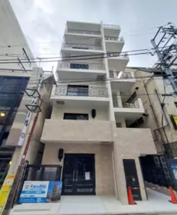 【四ツ谷駅 徒歩1分】B1F *しんみち通り沿い* 現況：ラーメン屋 引き渡し方法はスケルトン・居抜きご相談可能です！外観