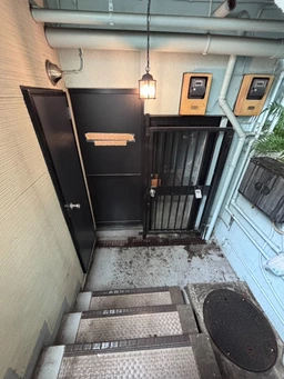 代々木駅徒歩4分 隠れ家風 1階店舗