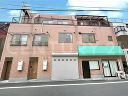 閑静な住宅街の店舗・事務所外観