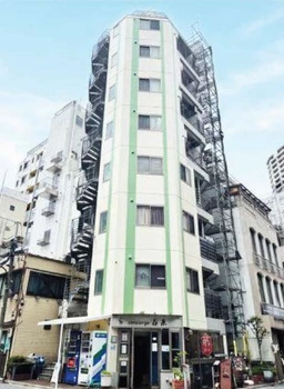 新宿西口駅徒歩3分 賃料26.4万円 8坪 【飲食不可】外観
