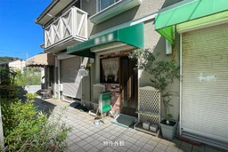 プレイス鎌倉 1階E号室　小町通りから視認可能、鎌倉駅徒歩7分の好立地。飲食居抜き物件。外観
