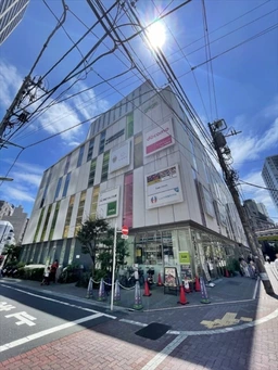 大森駅 徒歩3分 京教施設も入る集客力のある施設です。外観