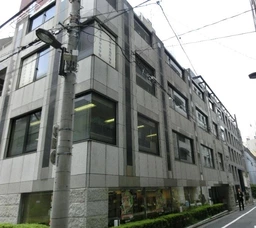 市ヶ谷駅徒歩2分の1階49.8坪！専用入口・個別空調付き。物販・サービス・カフェ向け（重飲食不可）外観