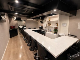 竹ノ塚駅 徒歩2分 2F 現況:バー 飲食居抜き物件 【何業も可】外観