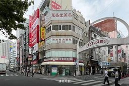 萬盛堂ビル　	池袋駅西口の繁華街ど真ん中、ラーメン店居抜き物件が出ました！外観