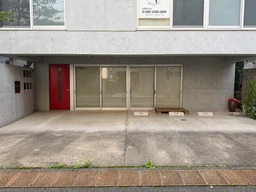 代々木公園近くの飲食可能な1階路面店舗外観