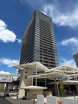 箕面船場阪大前駅直結 新築タワーマンションの店舗区画 127.75坪 スケルトン物件 【重飲食可】外観