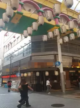 なんば駅 徒歩3分 難波センター街沿い 2F スケルトン物件 【飲食可】