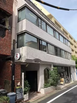 ≪新宿三丁目駅 徒歩4分｜3階・125.40㎡｜店舗事務所≫