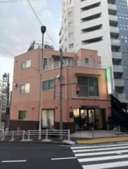 神楽坂駅徒歩3分、交差点に視認性も抜群！軽飲食、サービス店舗も相談可能！
