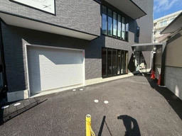 JR高槻駅徒歩3分・阪急百貨店前の1階スケルトン店舗事務所（約39坪）外観