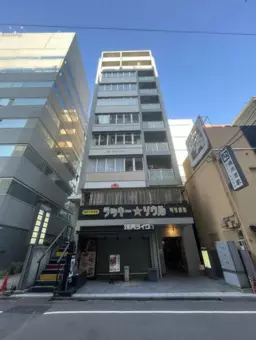 新宿駅 徒歩5分 5F 現況:パーソナルジム居抜き 【飲食不可】