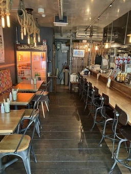 人気の三軒茶屋駅、ダイニングバー居抜き！ 内見依頼はお早めに！
