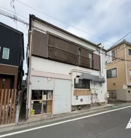 ■大泉学園駅 徒歩20分、バス停 ⼤泉北中学校 停歩7分 1F〜2F 現況:ラーメン店居抜き物件 【飲食可】外観