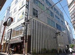駅チカ・駅ビル出口目の前の好立地☆外観