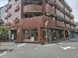 ≪【用賀 徒歩5分】角地・日当たり良好の1階スケルトン店舗｜カフェ・エステ向け≫