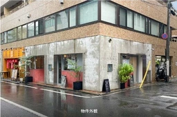 代々木駅 徒歩2分 1F 現況:ヘッドスパサロン現状渡し物件 【飲食・美容系・サービス店舗・物販・学習塾等相談可！】外観