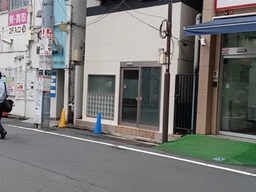 大塚駅北口「大塚銀の鈴通り商店街」入口付近店舗　重飲食可
