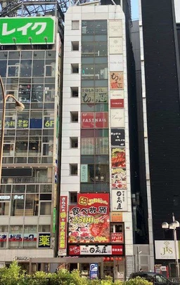新宿駅 徒歩3分 2F〜3F 現況:焼肉 飲食居抜き物件 【重飲食可】外観