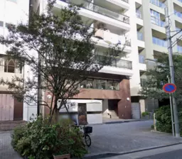 新宿御苑前駅 徒歩4分 7F 現況:その他居抜き物件 【飲食不可】南バルコニーから新宿御苑を見下ろせる開放的な眺望です！