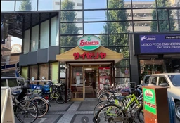 新中野駅徒歩1分！青梅街道沿い1階店舗約64坪。重飲食・分割相談可・スケルトン。前テナントはファミレスです。外観