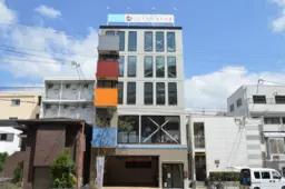 🌈5階建て＋屋上｜1階部分は駐車4台可能外観