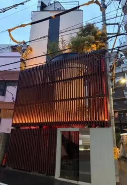 六本木駅 徒歩10分 B2F〜B1F 現況渡し【飲食可】