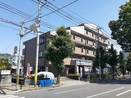 叡電修学院駅徒歩3分・白川通沿い1階角部屋の店舗134.15㎡・即入居可外観