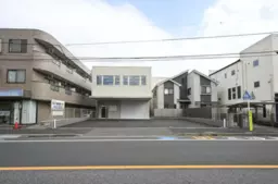 【川口元郷駅１２分】１階３６坪２階４３坪、事務所仕様、駐車場７台可能。用途ご相談可能。飲食不可外観