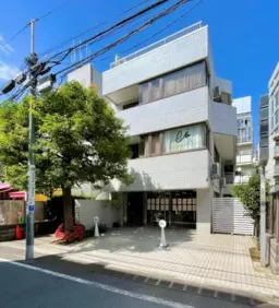 ≪表参道駅 徒歩2分｜1階・88.26㎡｜物販・サービス店舗向け≫