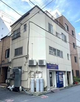 神保町駅徒歩4分 1階 現テナント：コインランドリー[12376]