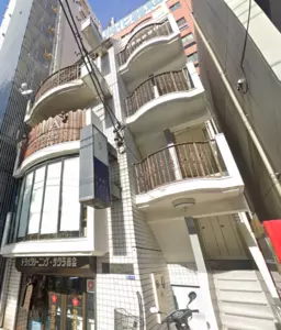 ≪表参道駅 徒歩1分｜2階・55.54㎡｜物販店居抜き≫外観