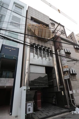★北新地上通りの好立地物件★居抜店舗★造作譲渡金なし！★美装内装★12月末までのご契約でフリーレント（期間応相談）あり★外観