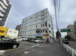 【UY1029】東神奈川駅徒歩3分！事務所仕様のため、サービス系におすすめな物件です！外観