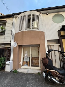 広尾駅徒歩4分☆1階·2階一括区画☆惣菜·デリ居抜き物件外観