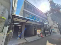 三鷹駅 徒歩9分 3F スケルトン物件 【飲食不可】
