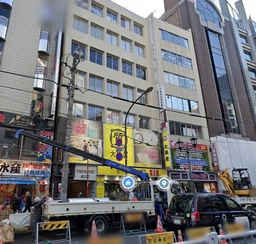 六本木駅 徒歩2分 駅至近!外苑東通り沿いの専用階段付き店舗物件 【飲食相談】