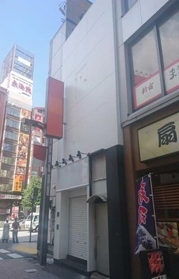 新宿駅 徒歩2分 駅至近!タピオカ店居抜きの一棟貸し店舗物件 【飲食可】