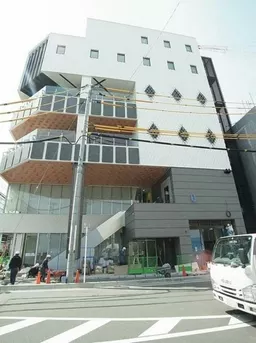 小田急線・JR暗部線 登戸駅 徒歩1分 1,2階はパチンコ・スロットのアミューズメントビル 築後未入居【飲食可】