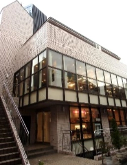 原宿駅 徒歩3分 駅至近!現況:美容室の店舗物件 【飲食不可】
