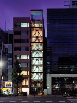 秋葉原中央通り沿いの路面店舗!!