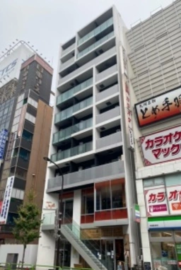 神田駅 徒歩1分 駅至近!専用階段付き店舗物件 【飲食可】