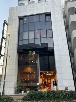 日本大通り駅 徒歩3分 現況:カラオケバー 居抜き物件