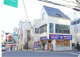 明治神宮前〈原宿〉駅 徒歩4分 キャットストリート沿いの路面店舗物件 【飲食不可】