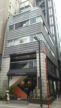 銀座レンガ通り沿いのコンパクトビル6階。10.2坪