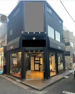 明治神宮前〈原宿〉駅 徒歩4分 前面ガラス張り1-3F一括貸し 店舗物件 【軽飲食程度相談】