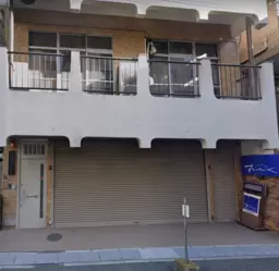 新板橋駅徒歩3分の路面店♪通りに面しているので視認性抜群!飲食可