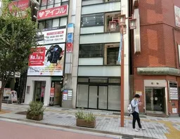 新宿駅 徒歩2分 新宿中央通り商店街沿い1F路面店 スケルトン物件 【飲食不可】