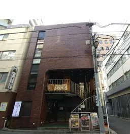 新橋駅 徒歩5分 スケルトン物件 【飲食可】